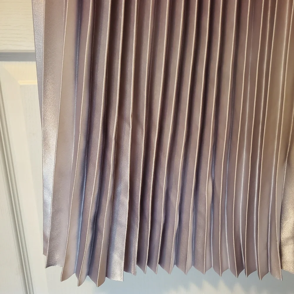 Tommy Hilfiger- Purple to Silver Ombre Pleated Maxi Dress (size 36) - Picture 14 of 17